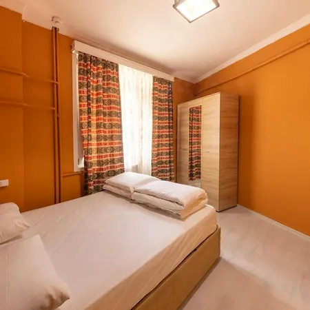 Hostal Bahaus Near Bluemosque And Hagiasophiamosque - 2 Minutes