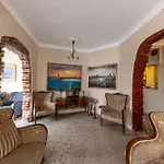 Bahaus Hostel Near Bluemosque And Hagiasophiamosque - 2 Minutes *