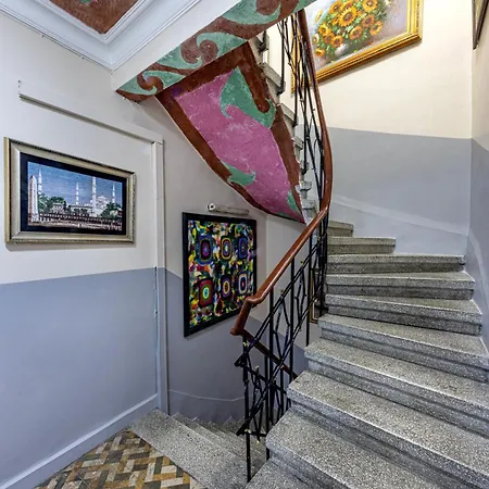 Bahaus Near Bluemosque And Hagiasophiamosque - 2 Minutes Hostel *