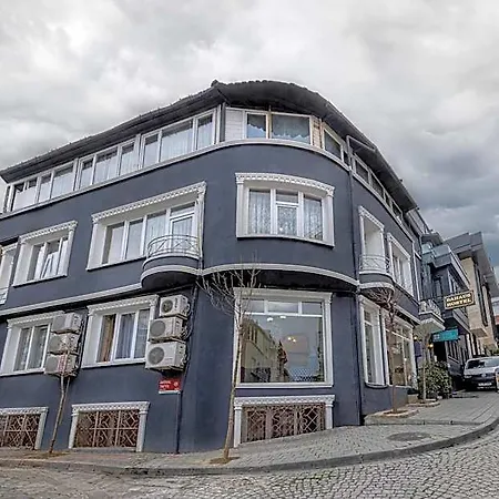 Bahaus Near Bluemosque And Hagiasophiamosque - 2 Minutes Hostel Stambuł