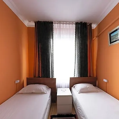 Bahaus Near Bluemosque And Hagiasophiamosque - 2 Minutes Hostel