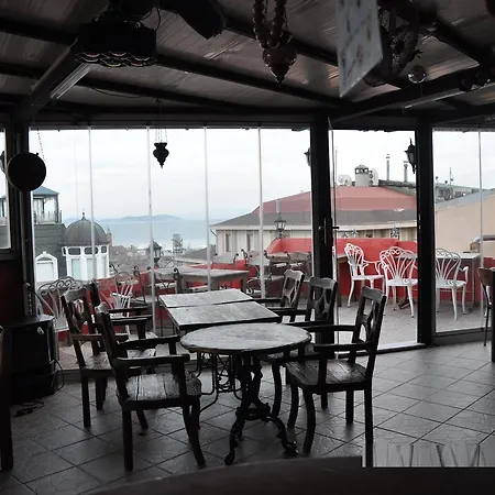 Bahaus Near Bluemosque And Hagiasophiamosque - 2 Minutes Hostel