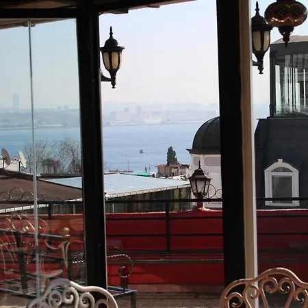 Bahaus Near Bluemosque And Hagiasophiamosque - 2 Minutes Hostel