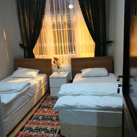 Bahaus Near Bluemosque And Hagiasophiamosque - 2 Minutes *
