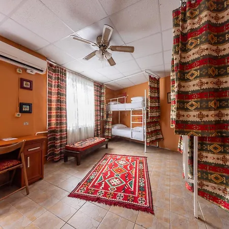 Bahaus Near Bluemosque And Hagiasophiamosque - 2 Minutes Hostel