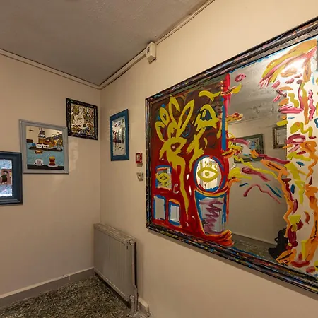 Bahaus Near Bluemosque&hagiasophiamosque - 2 Minutes *